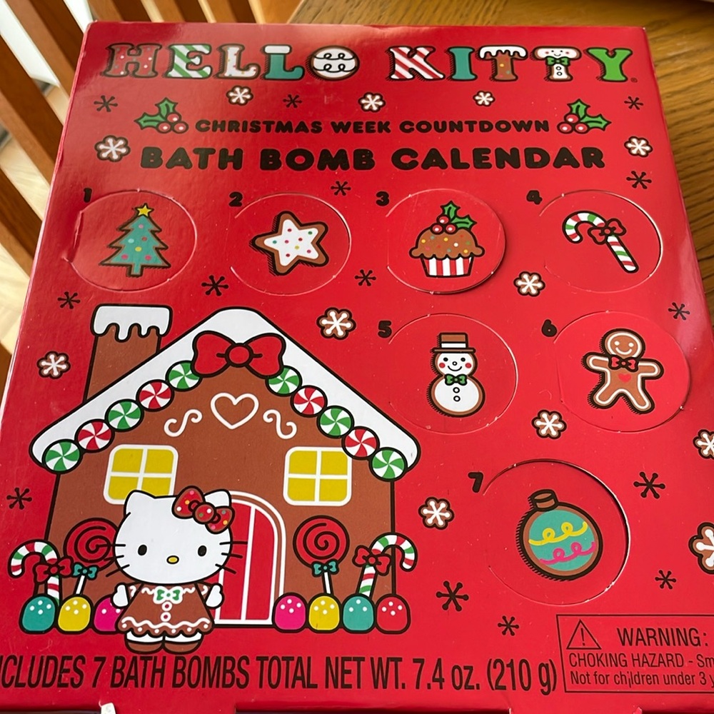 Hello Kitty Christmas Week Countdown Bath Bomb Calendar NEW